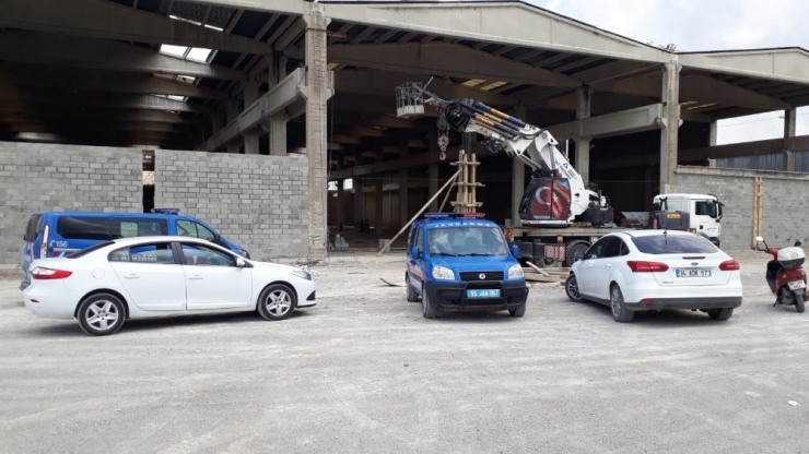 Çatıdan Düşen İşçi Hayatını Kaybetti