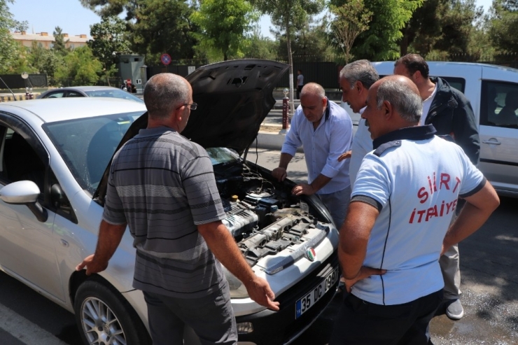 Siirt’te Seyir Halindeki Araçta Yangın