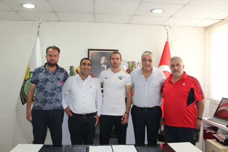 Akhisarspor’da 2 İmza Birden