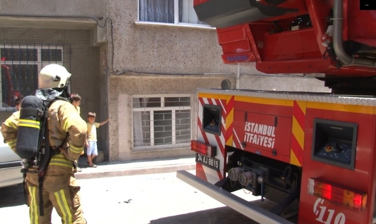 Halının Üzerine Atılan İzmarit Yangın Çıkardı