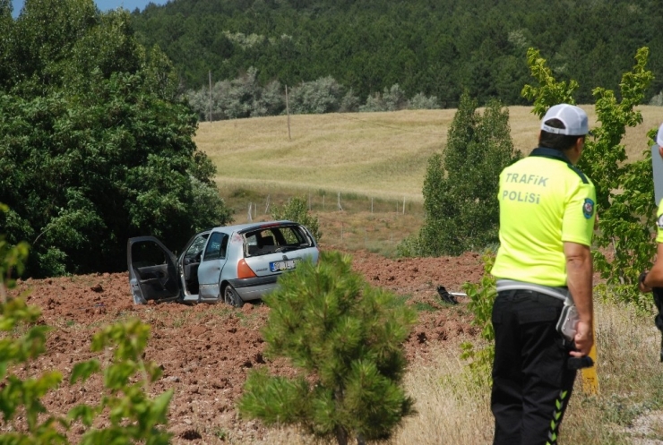 Tokat’ta Takla Atan Otomobil Tarlaya Uçtu: 1 Yaralı