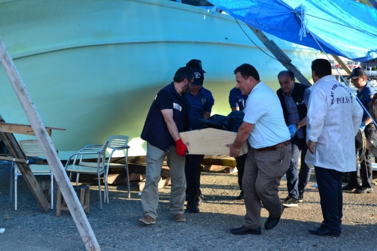 Trabzon’da Denizde Erkek Cesedi Bulundu