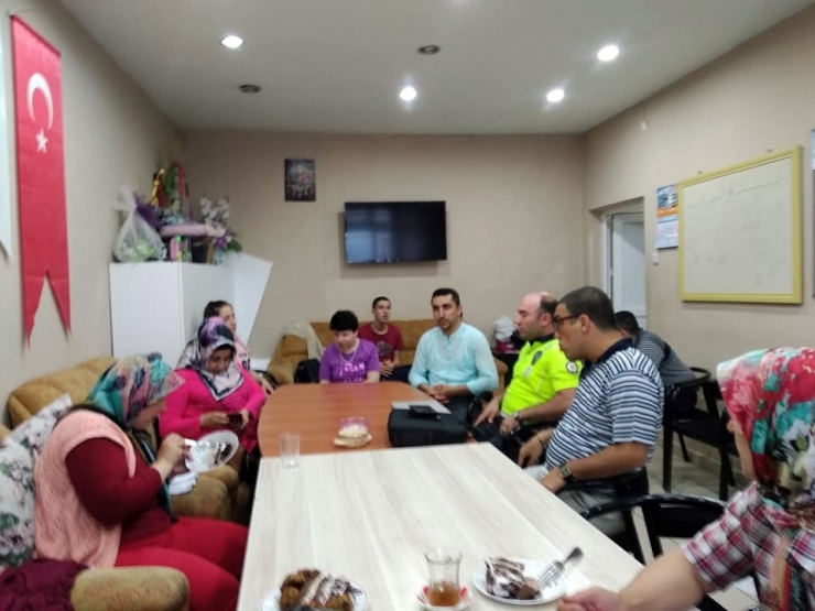 Engelliler Derneği Üyelerine Trafik Eğitimi