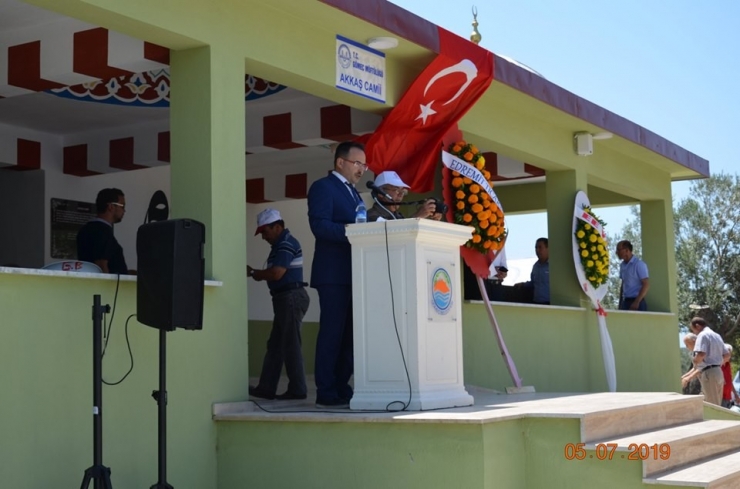 Eski Vekil Dedesinin Vasiyetini Yerine Getirip Cami Yaptırdı