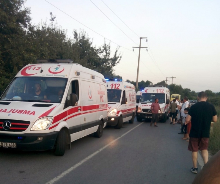 Çatalca’da Minibüs Devrildi: 20 Yaralı