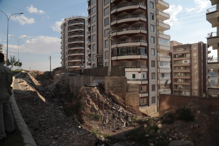 Çatlak Ve Kayma Yaşanan Yolda Çalışmalar Başlıyor