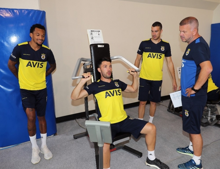 Fenerbahçe Salonda Çalıştı