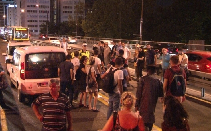 Şişli’de Metrobüs Kazası: 2 Yaralı