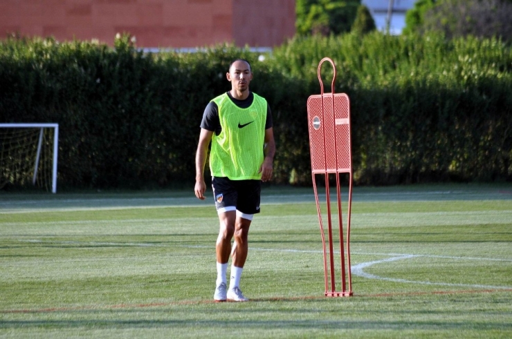 Kayserispor, Umut Bulut İle 1 Yıllık Sözleşme İmzaladı