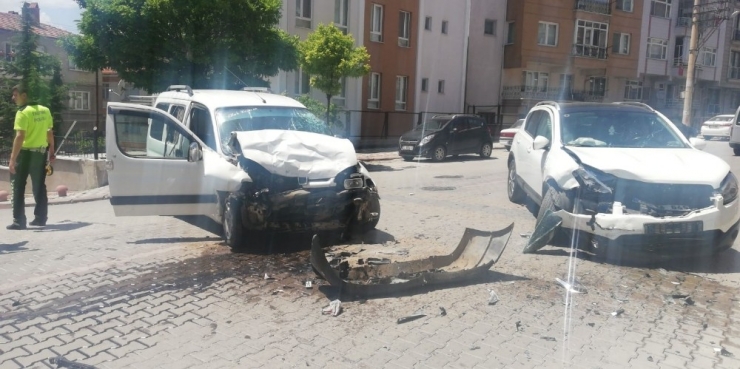 Tavşanlı’da Trafik Kazası: 2 Yaralı