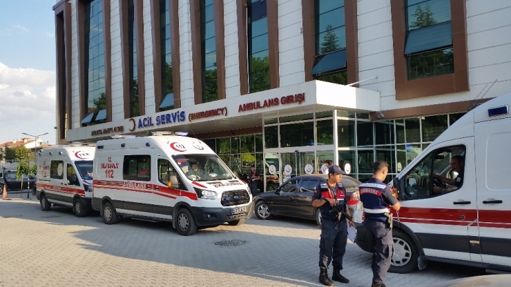 Otomobil Takla Attı: 4 Ölü, 1 Yaralı