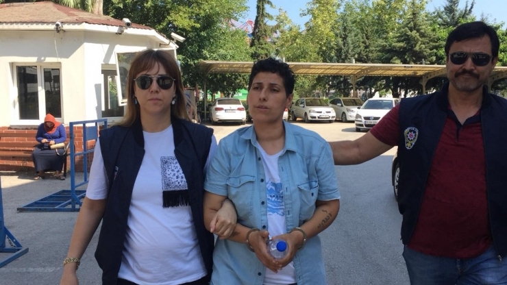 Çaldığı Yüzüğü Kuyumcuya Gösterip, "Bundan Var Mı" Diye Sordu