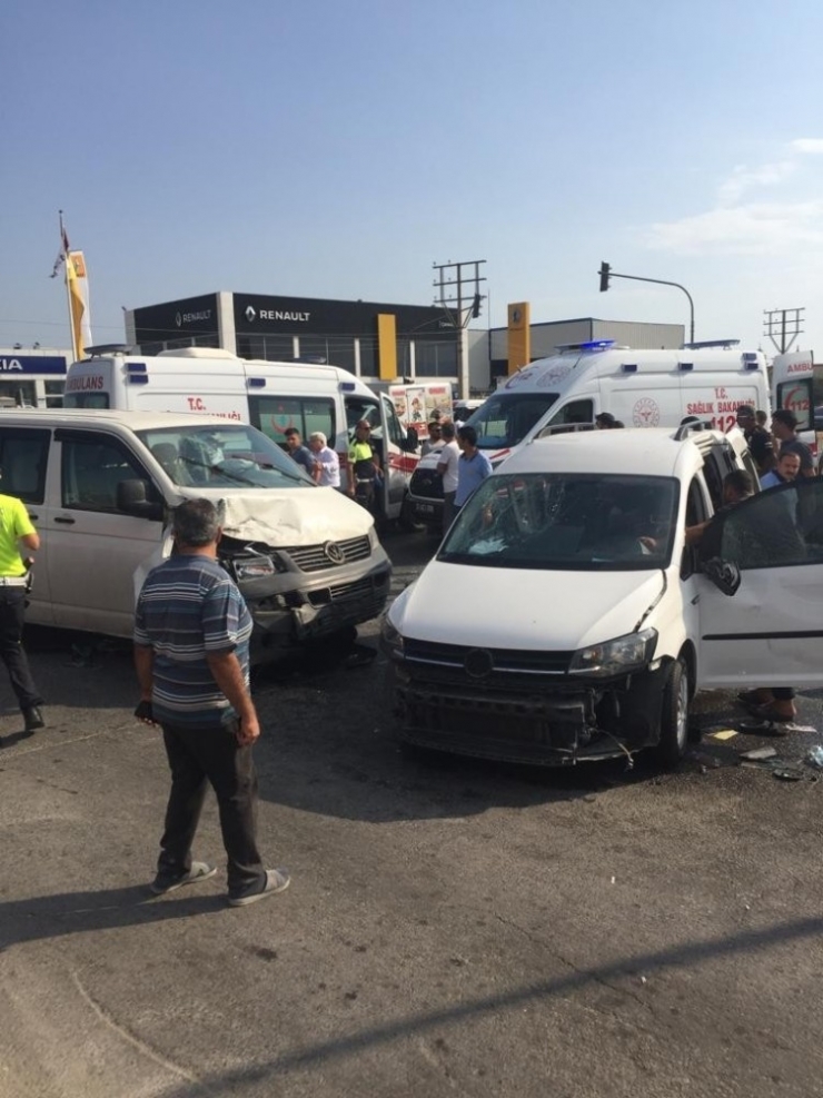 Tarsus’ta Trafik Kazasında: 2 Yaralı