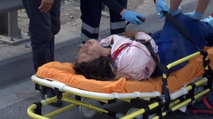 Tem Bağlantı Yolu Üzerinde Yatan Kadın Polisi Alarma Geçirdi