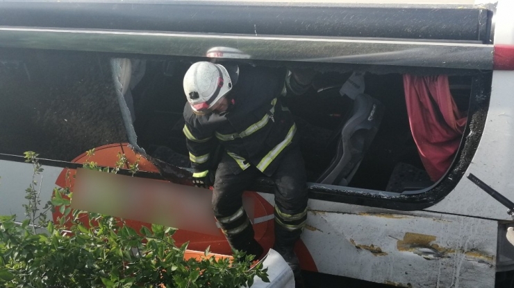 Tem Otoyolu’nda Feci Kaza: 1 Ölü, 7 Yaralı