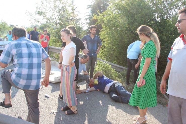 Tem Otoyolunda Beş Aracın Karıştığı Kazada 1 Kişi Öldü, 6 Kişi Yaralandı