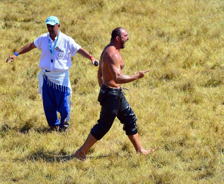 658’inci Tarihi Kırkpınar Yağlı Güreşleri’nde Gerçekleşen Yarı Final Müsabakaları Sonrası Finale Yükselen İsimler Belli Oldu. Er Meydanında Finalin Adı Ali Gürbüz-orhan Okulu Oldu. Altın Kemer Antalya’ya Gidecek.