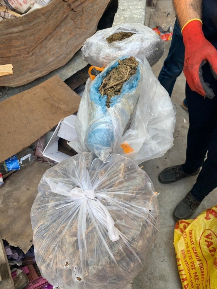 Adana’da Narkotik Operasyonunda 7 Torbacı Yakalandı