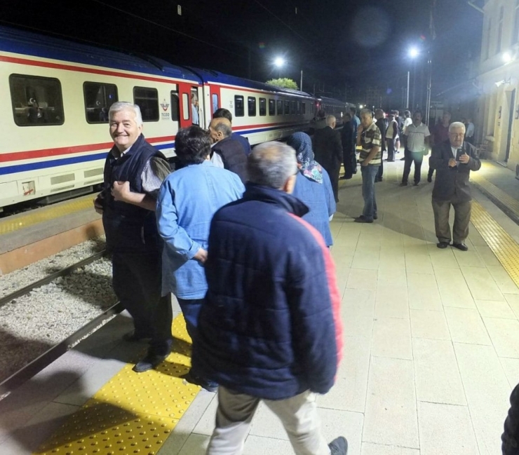 Bozüyük’te 7 Yılın Ardından ‘Efsane Tren’e Sevgi Seli