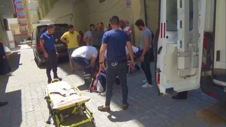 Apartmanın 6’ncı Katından Düşen Öğretmen Hayatını Kaybetti