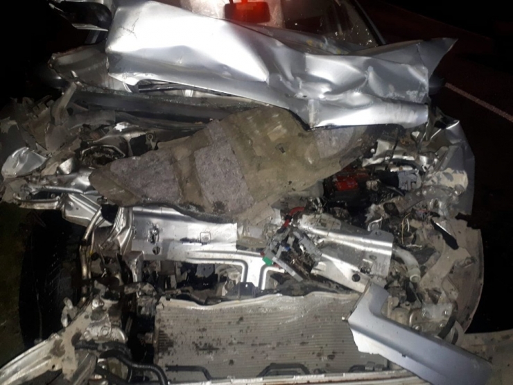 Buğday Yüklü Römorka Çarpan Araçta 1 Kişi Yaralandı