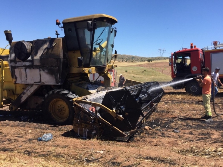150 Dönümlük Tarladaki Buğday Ve Arpa Kül Oldu