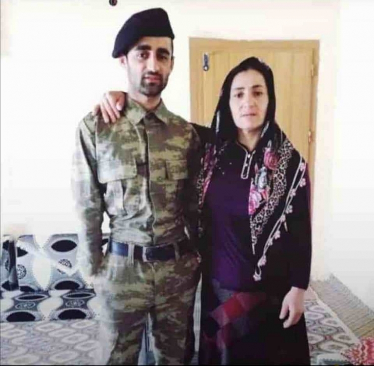 Kktc’ye Vatani Görev İçin Gelen Genç Trafik Kazasında Hayatını Kaybetti