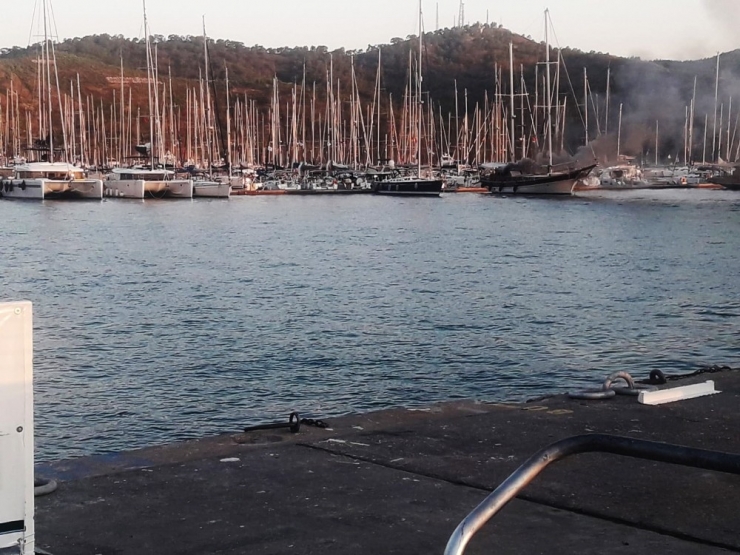 Fethiye’de Abd Bayraklı Gulet Alev Alev Yandı