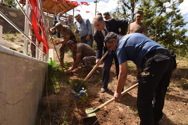 15 Temmuz Şehidimiz Dursun Acar Mezarı Başında Anıldı
