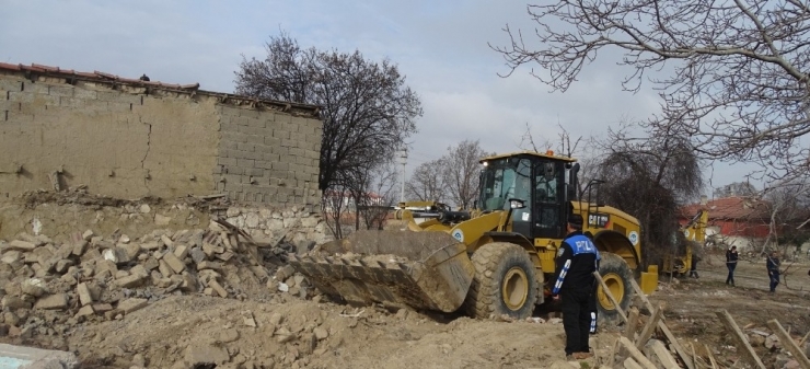 Eskişehir’de Metruk Binalarla Mücadele Sürüyor