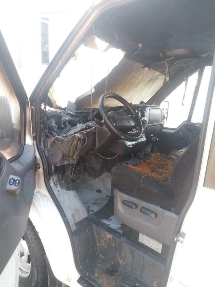 Park Halindeki Minibüs Yandı