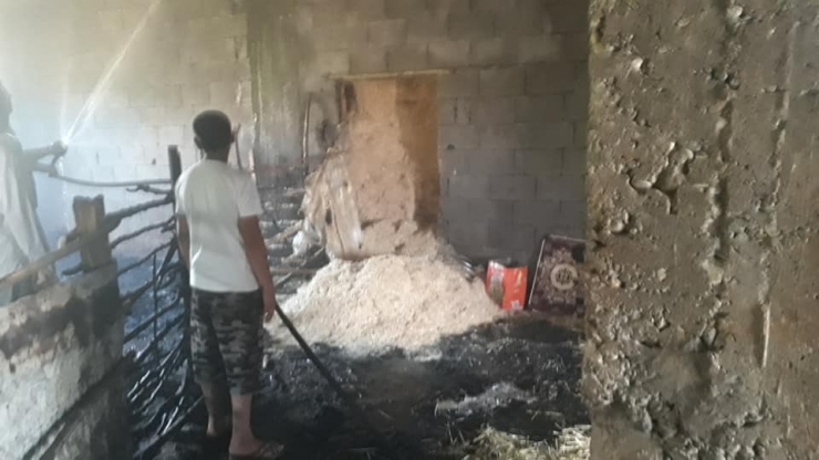 Ahır Yangını Söndürüldü
