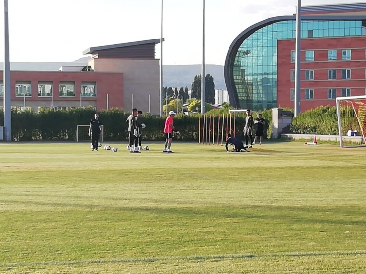 Brice Djedje Kayserispor’a İmzayı Attı