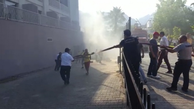 Oteldeki Yangın Ucuz Atlatıldı