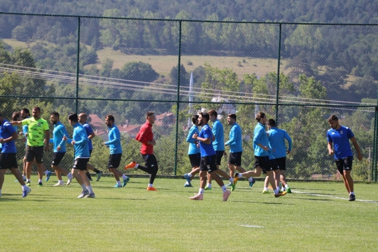 Sözleşme İmzalamayan Futbolcular Bolu’da Kampa Girdi