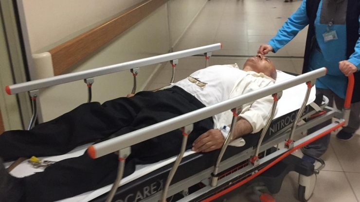 Hafif Ticari Araç Tarlaya Uçtu: 1 Yaralı