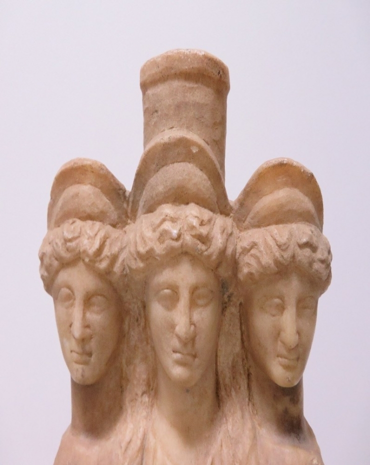 Roma Dönemine Ait Kanatlı Ve 3 Başlı Kadın Heykeli Ele Geçirildi