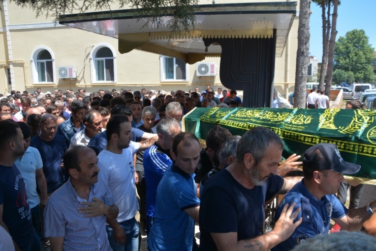 İntihar Eden Polis Memuru Toprağa Verildi