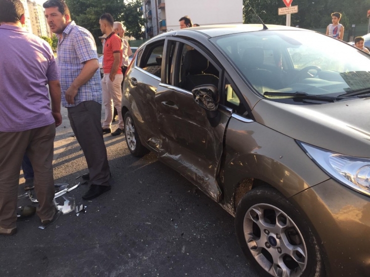 Kayseri’de Trafik Kazası: 3 Yaralı