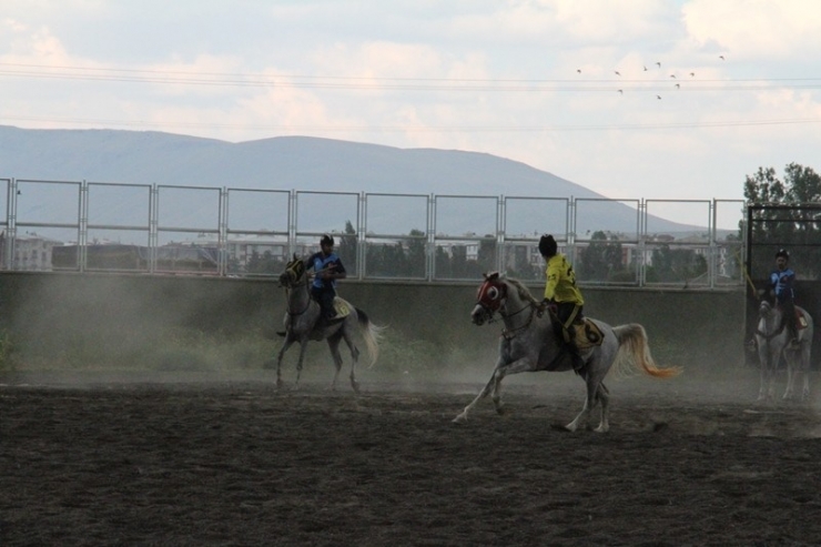 Cirit 100. Yıl Şampiyonlarına Kupa