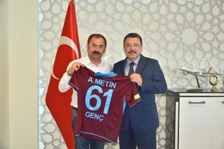 Başkan Genç’ten Trabzonspor‘a 1461 Bilet Jesti