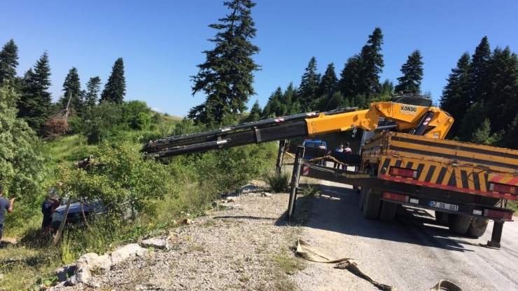 Cenaze Yolunda Kaza: 1 Ölü, 4 Yaralı