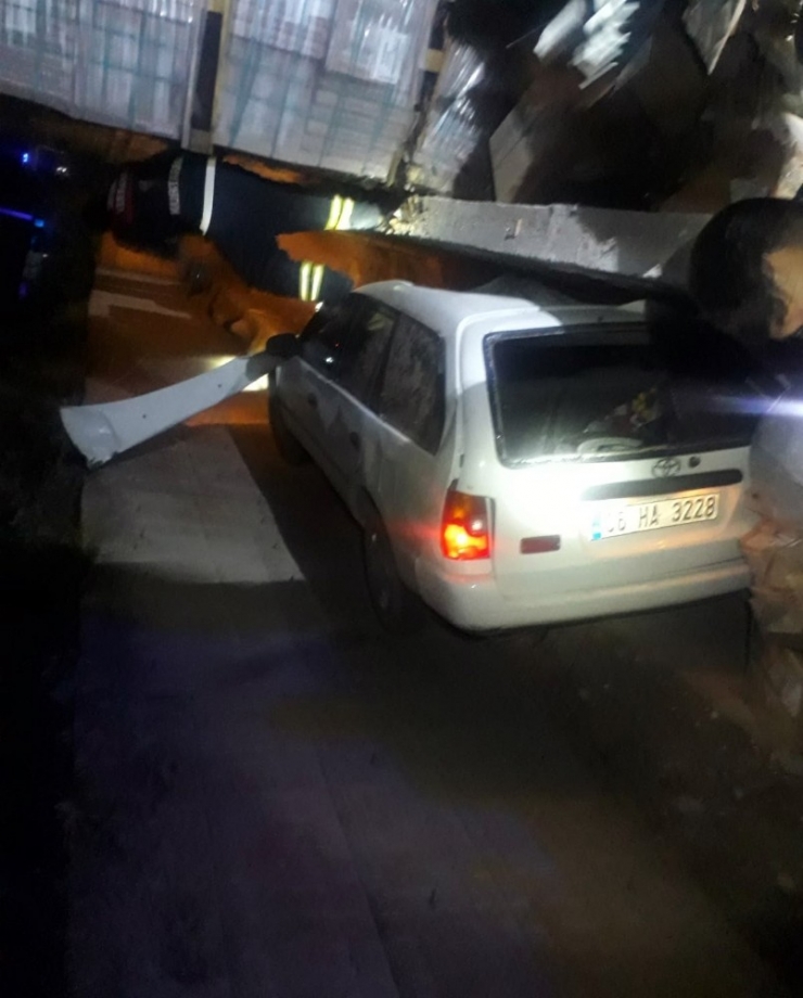 Sivas’ta Otomobil Devrildi: 6 Yaralı