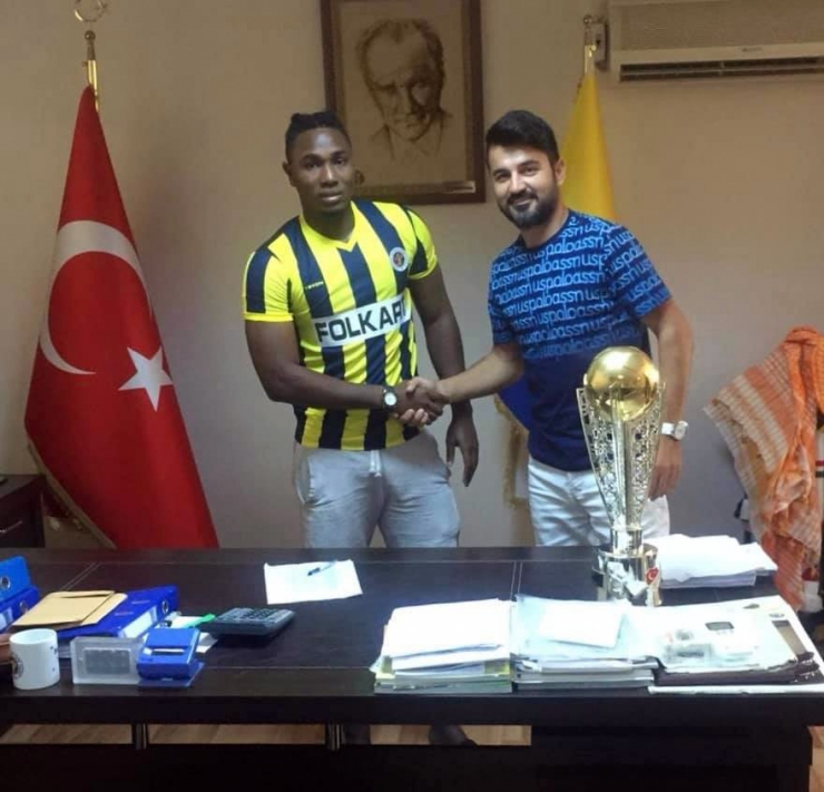 Menemenspor’dan İki İmza