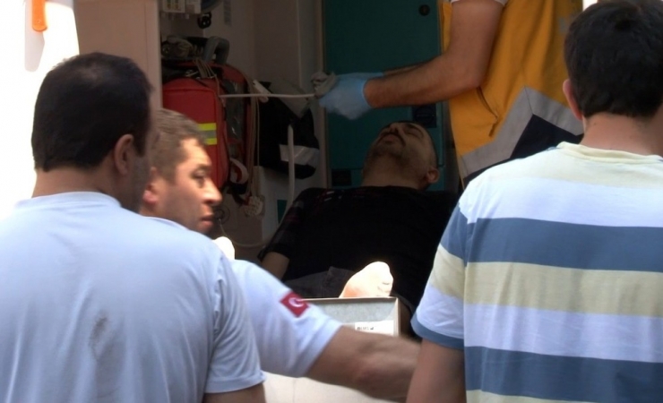 Sultangazi’de Silahlı Kavga: 2 Yaralı