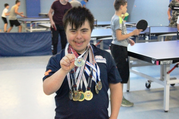 5 Kez Türkiye Şampiyonu Olan Down Sendromlu Salihcan’ın Hedefi Dünya Şampiyonluğu