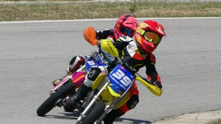 Uşak’ta ‘Süpermoto’ 2. Ayak Yarışması Nefes Kesti