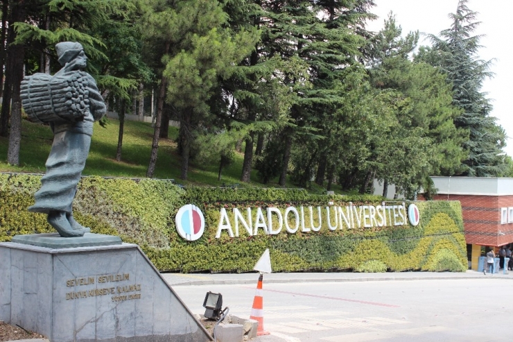 Anadolu Üniversitesi’nin Düzenini Ve Yeşilliğini Sevdiler