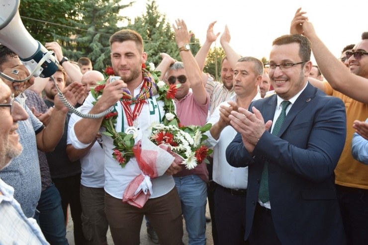 Kırkpınar’ın Fatihine Muhteşem Karşılama