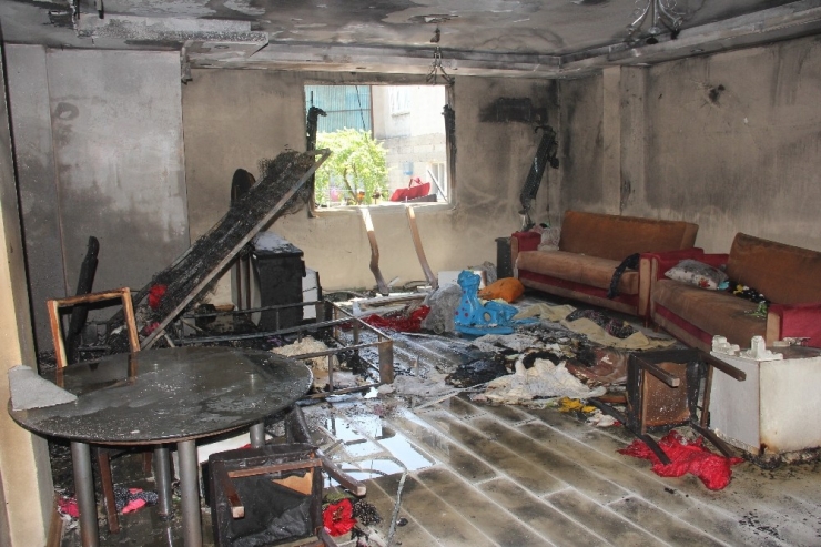 Spot Lamba Eşyaları Küle Çevirdi